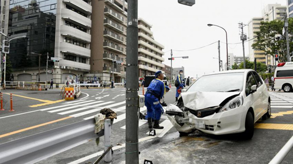 东京一汽车闯红灯撞飞7人 伤者均幸存