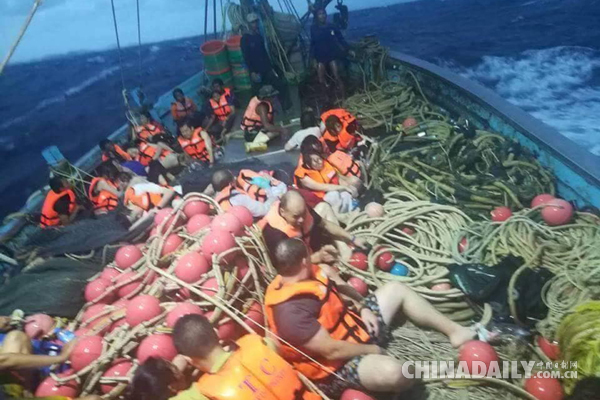 泰国普吉海域翻船事故进展：打捞到13具尸体 1名中国妇女获救