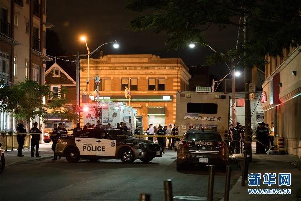 加拿大多伦多街头突发枪击案 致2死12伤