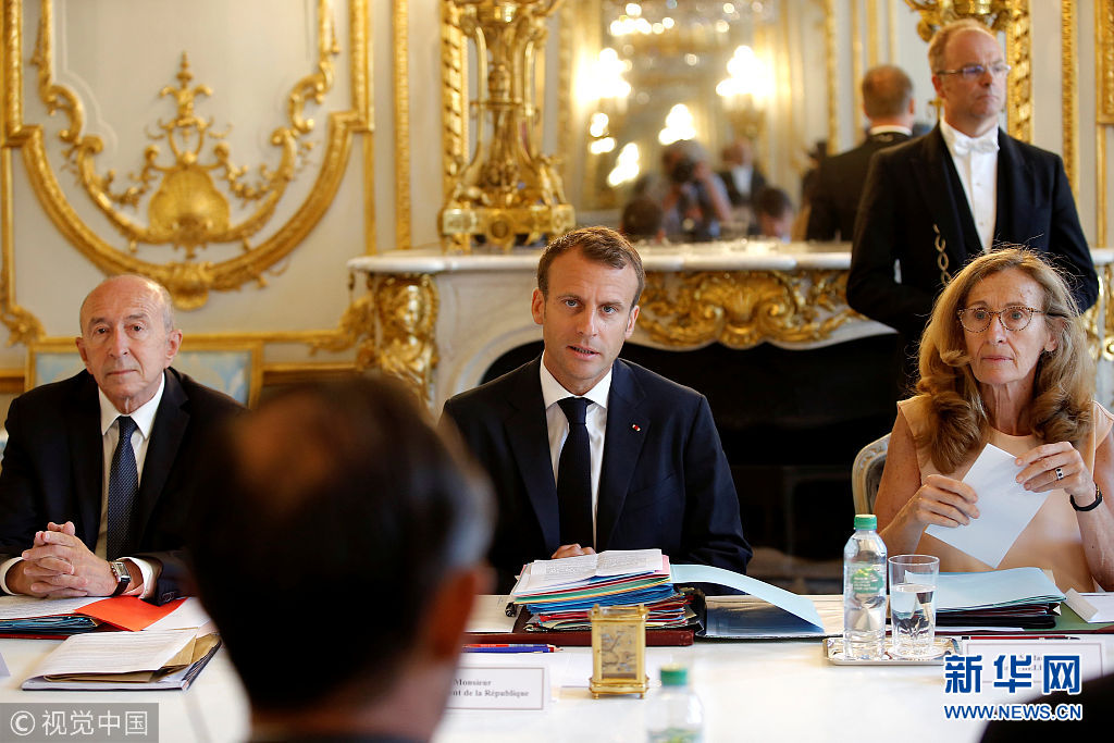 法国政府将放假 马克龙主持假前最后一次内阁会议