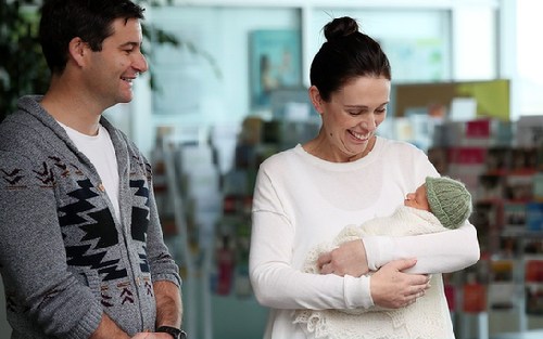 带娃治国难两全 新西兰总理为给女儿哺乳多花政府35万元