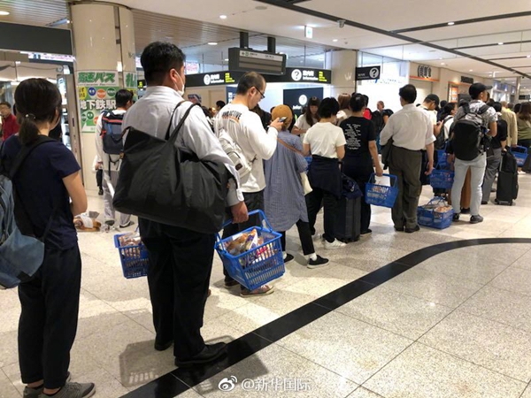 中国游客亲历日本北海道地震：因台风飞到札幌却遭遇地震