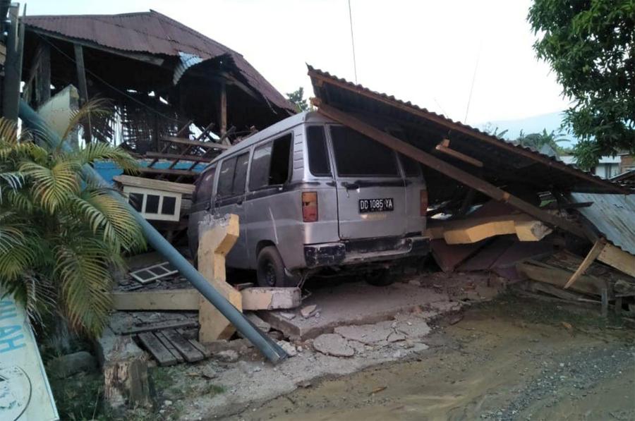 印尼苏拉威西强震引发海啸：至少384人遇难 多被巨浪卷走