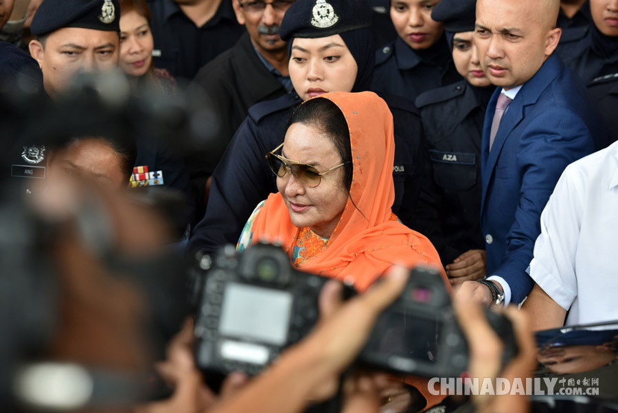 马来西亚前总理纳吉布的妻子被起诉