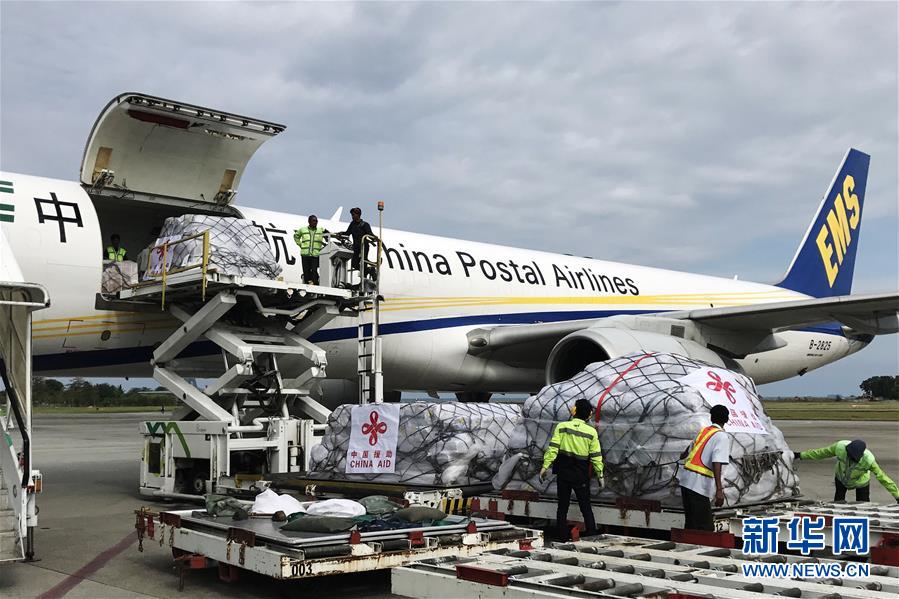 中国政府首批人道主义救灾物资运抵印尼