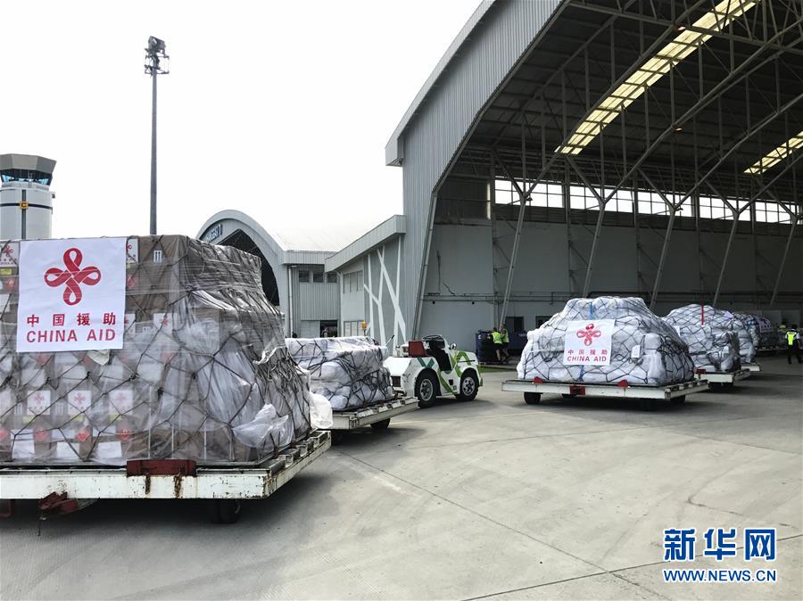 中国政府首批人道主义救灾物资运抵印尼