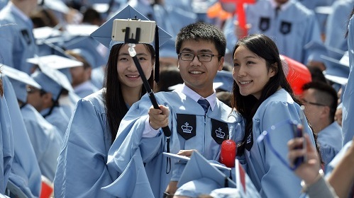 美媒：美国高校国际生入学人数连续下降 大学“哭穷”