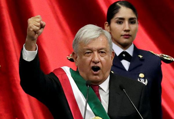 洛佩斯就任墨西哥新总统 誓言让墨西哥"重生"