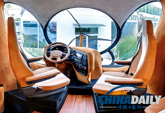 世界最豪华房车迪拜开卖 被称“轮子上的宫殿”