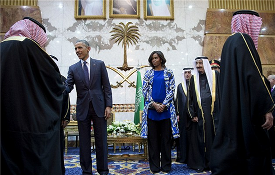 美国第一夫人访沙特不戴面纱遭电视台打码 多名高官拒绝握手