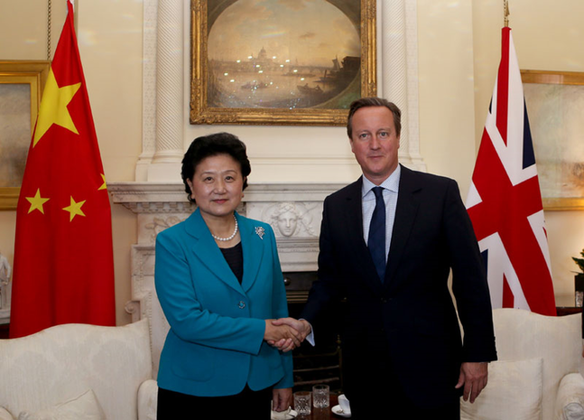 刘延东会见英国首相卡梅伦