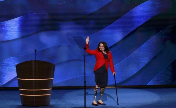 华裔残疾女性竞选国会参议员 获奥巴马、拜登公开罕见“背书”