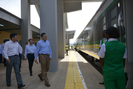 商务部副部长钱克明考察尼日利亚铁路及农业项目