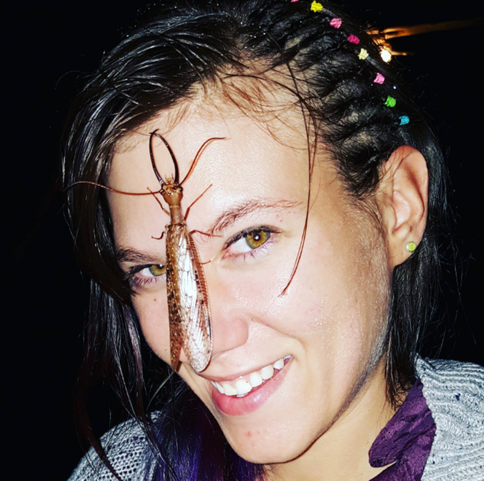 女科学家爱将各种虫子放在脸上拍照 原因竟然很高大上(组图)