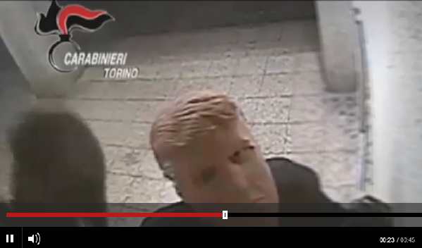 意大利两名ATM大盗落网 作案时竟戴着特朗普面具