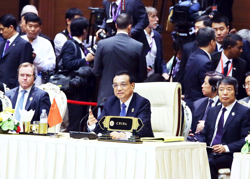 李克强：中国正与东盟国家商签睦邻友好条约 推动实现东亚持久和平