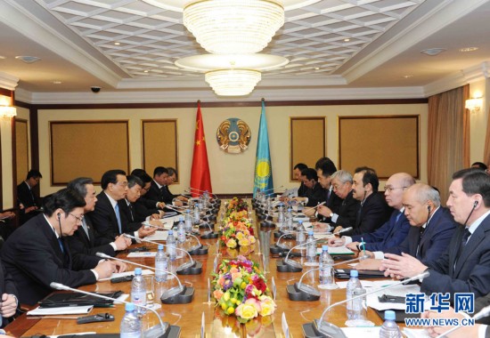 李克强同哈萨克斯坦总理马西莫夫举行会谈