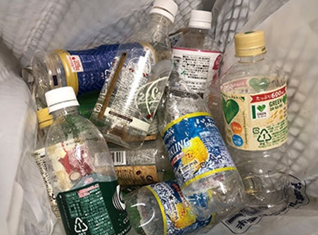 中国禁止洋垃圾 日本饮料业界惶恐不安：塑料瓶处理成问题