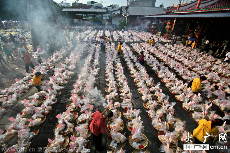 印尼华人过传统“中元节”（高清组图）