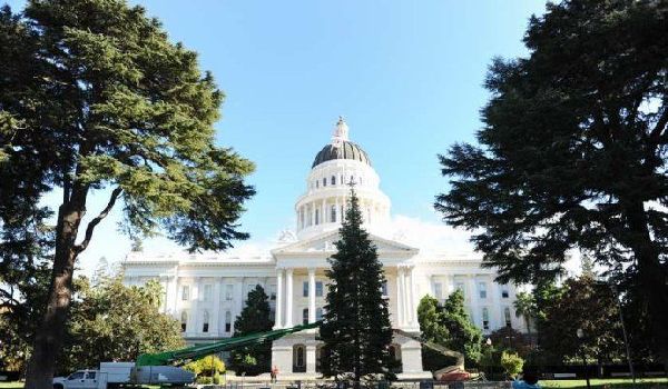 美加州两县要求脱离管辖 欲新组建第51个州
