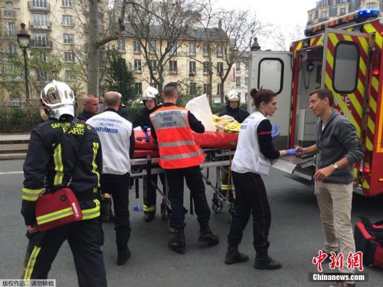 奥朗德：巴黎枪击事件致11人死亡 系恐怖袭击