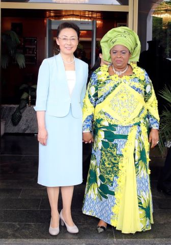 李克强总理夫人程虹与尼日利亚妇女代表座谈
