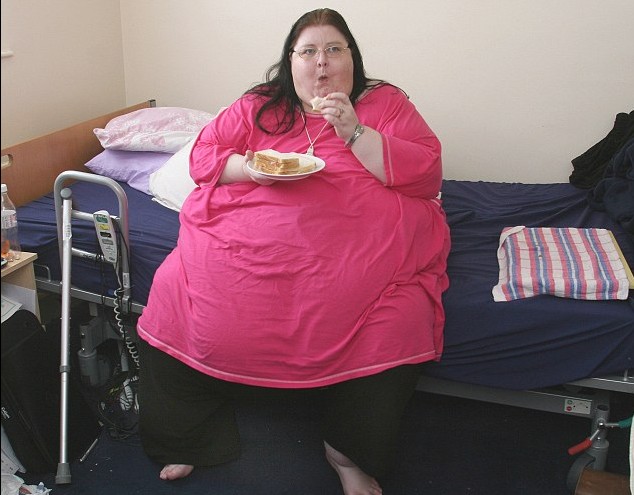 “英国最胖女人”4年未出家门 梦想减轻一半体重做母亲