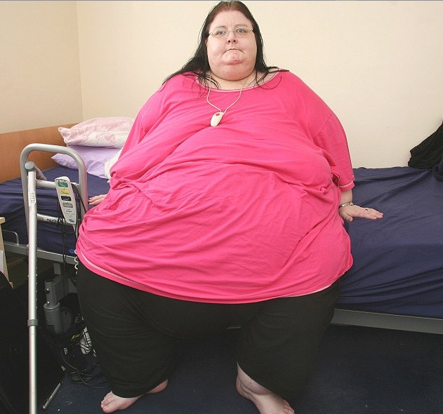 “英国最胖女人”4年未出家门 梦想减轻一半体重做母亲