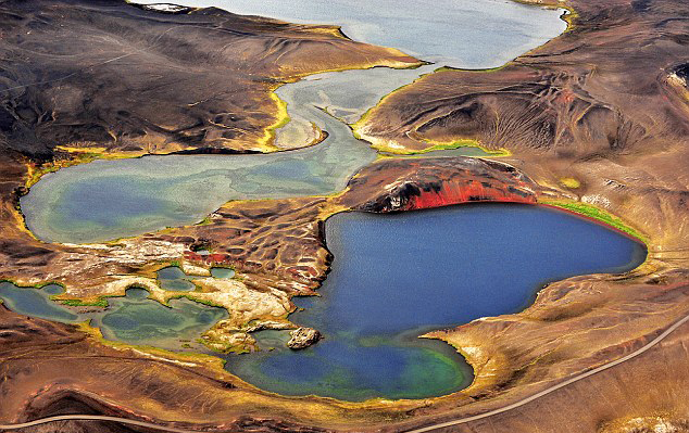 摄影师航拍冰岛 惊叹自然景观犹如艺术品