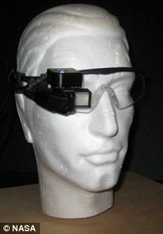 NASA研发新型防护眼镜 飞行员可在大雾中保持视线清晰