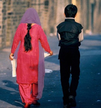 400余儿童成受害者最小仅5岁 英国拟立法打击逼婚