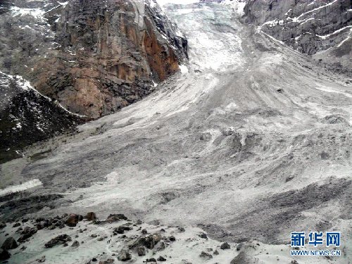 巴基斯坦军方公布雪崩事故现场照片