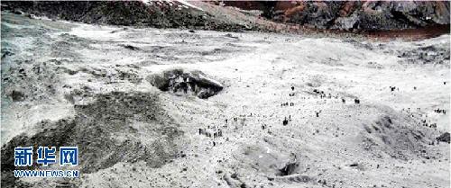 巴基斯坦军方公布雪崩事故现场照片