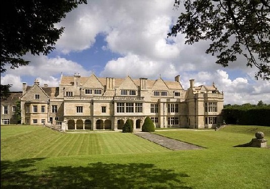 英15世纪郊区别墅低价出售 曾多次接待王室成员