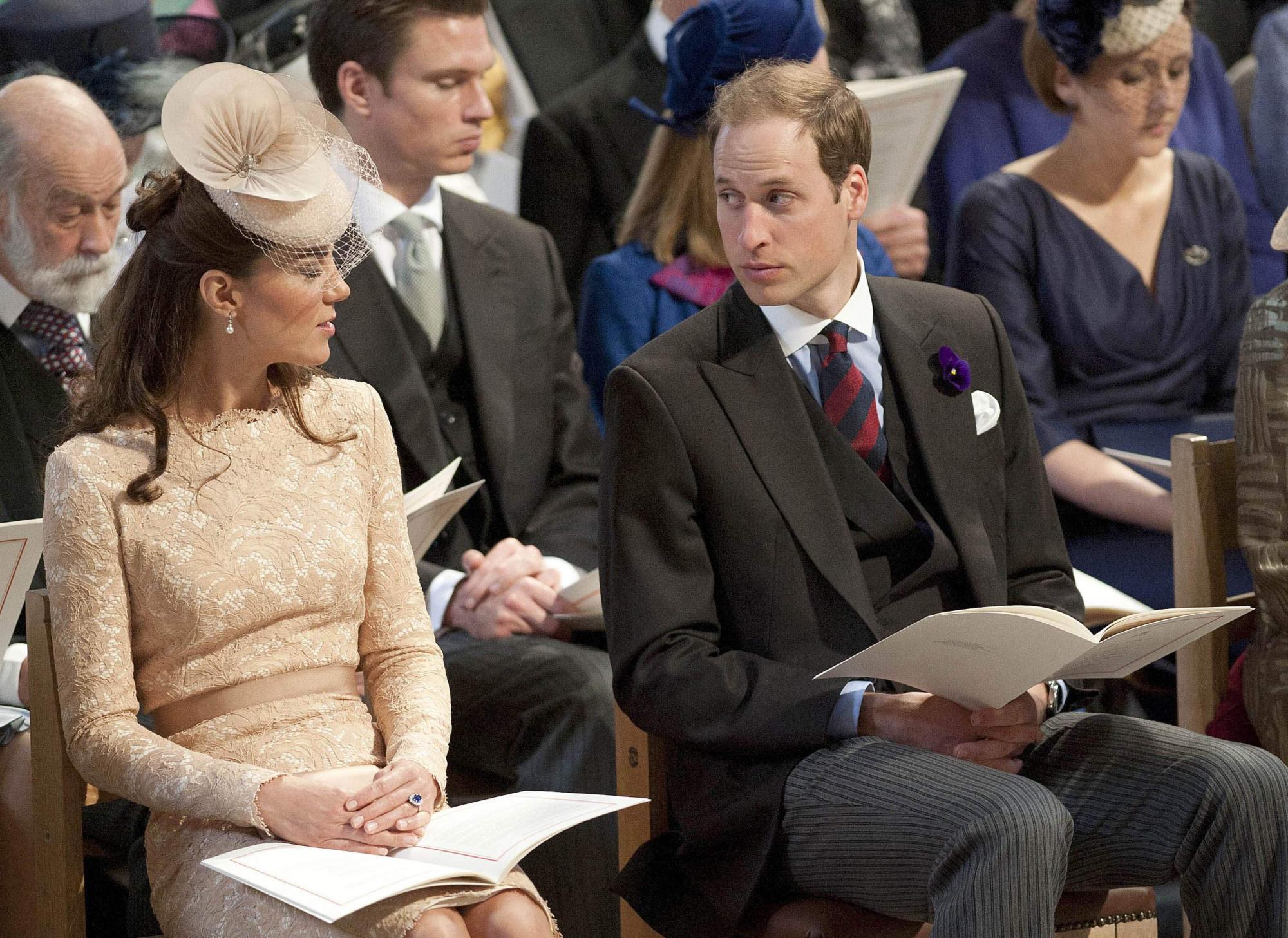 英女王登基60年庆典最后一天凯特和哈里私语被拍