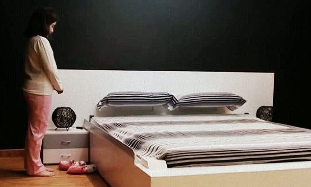 西班牙家具公司首推“聪明床” 铺床叠被一键搞定