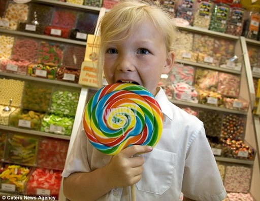 英6岁女童开3家糖果店 跻身全球最年少企业家行列