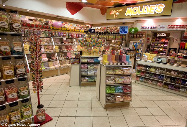 英6岁女童开3家糖果店 跻身全球最年少企业家行列
