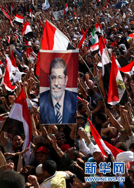埃及民众盼穆尔西着手国家改革 平息混乱局势