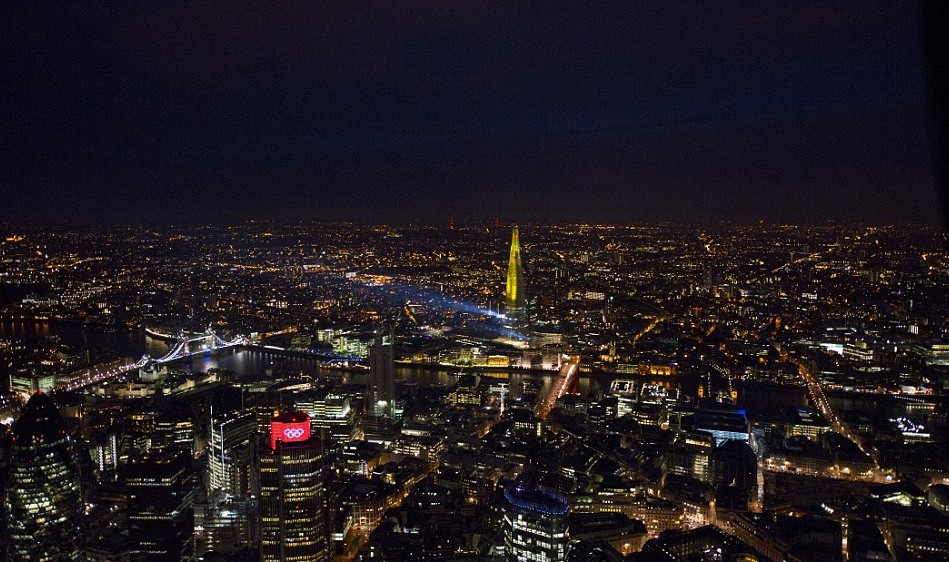 欧洲最高建筑“碎片大厦”伦敦揭幕 可远眺法国风景