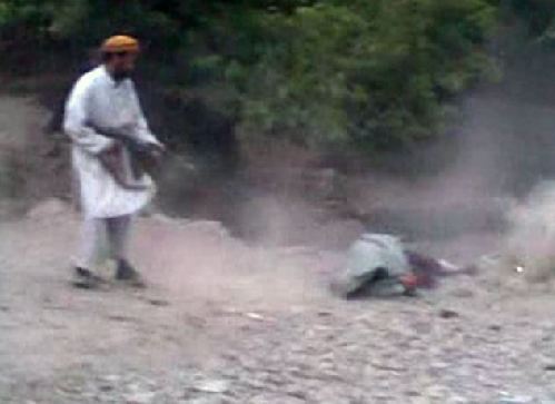 阿富汗22岁女子因“三角恋”遭塔利班当众枪决