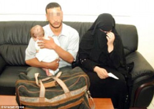 将婴儿藏入行李接受扫描 埃及父母因危险偷渡遭指控
