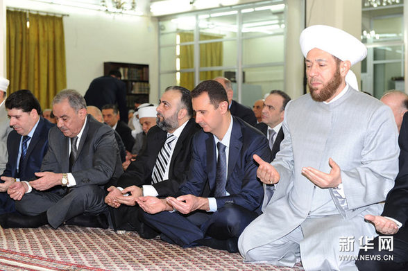 叙利亚总统巴沙尔公开露面参加开斋节祈祷