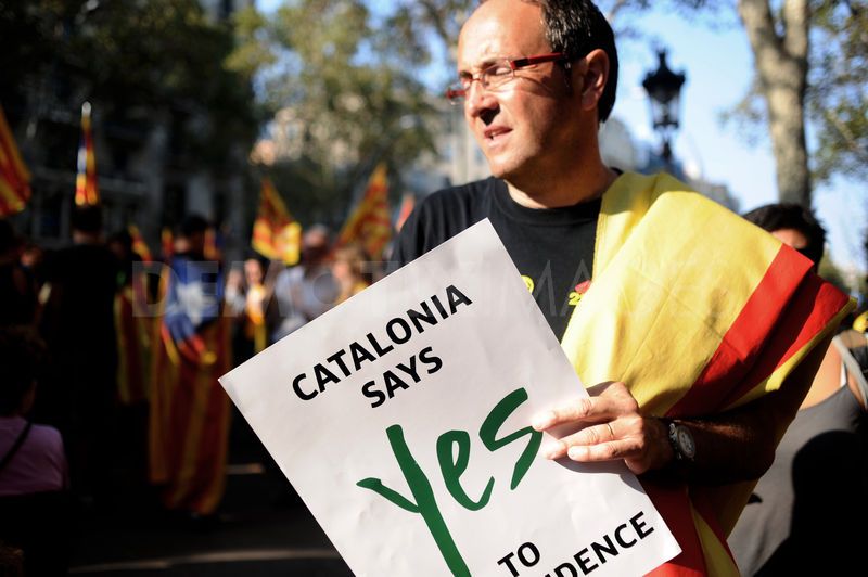 经济低迷惹的祸？150万人示威要求加泰罗尼亚脱离西班牙