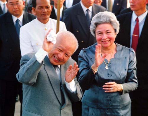 西哈努克因红色高棉执政长期流亡中国