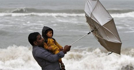 热带气旋“尼兰”今晚登陆印度 预计将造成严重影响