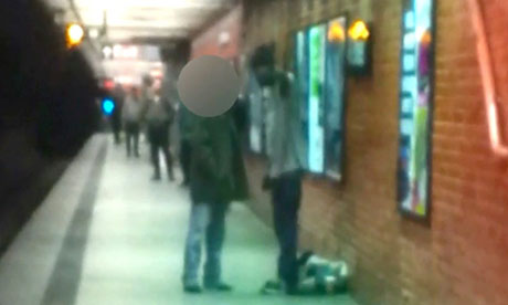 纽约地铁惨案肇事者涉嫌谋杀被起诉 拍照人多方辩称解无法施救