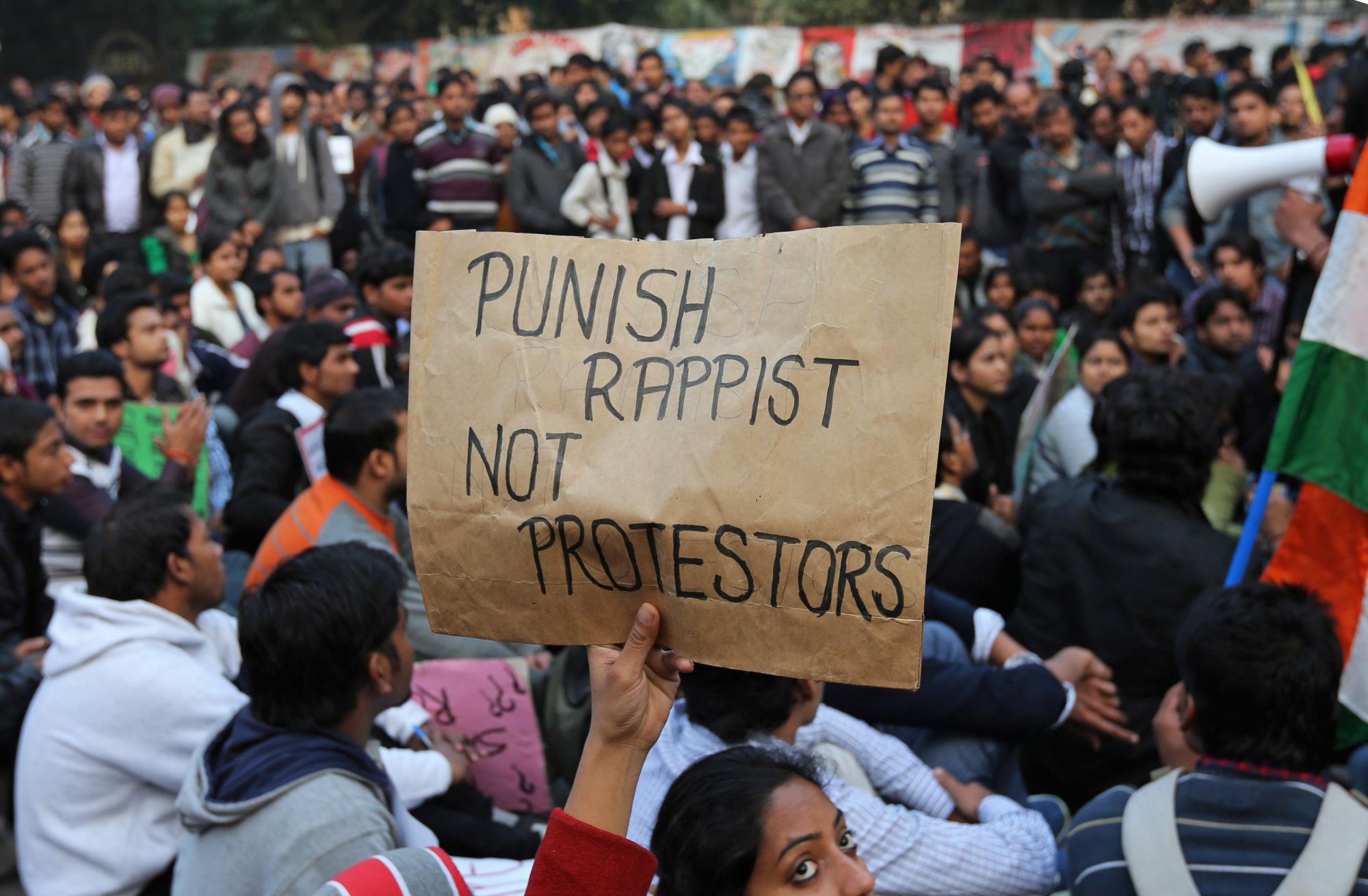 印度轮奸案受害者病情加重 示威高涨总理出面灭火