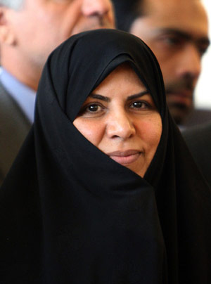伊朗媒体称首位女性部长遭解职 未说明去职理由