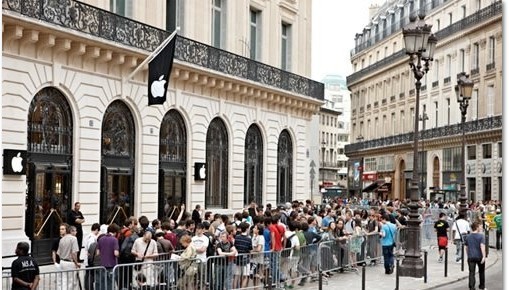 法国巴黎苹果零售店新年前夜遭抢 损失约达百万欧元